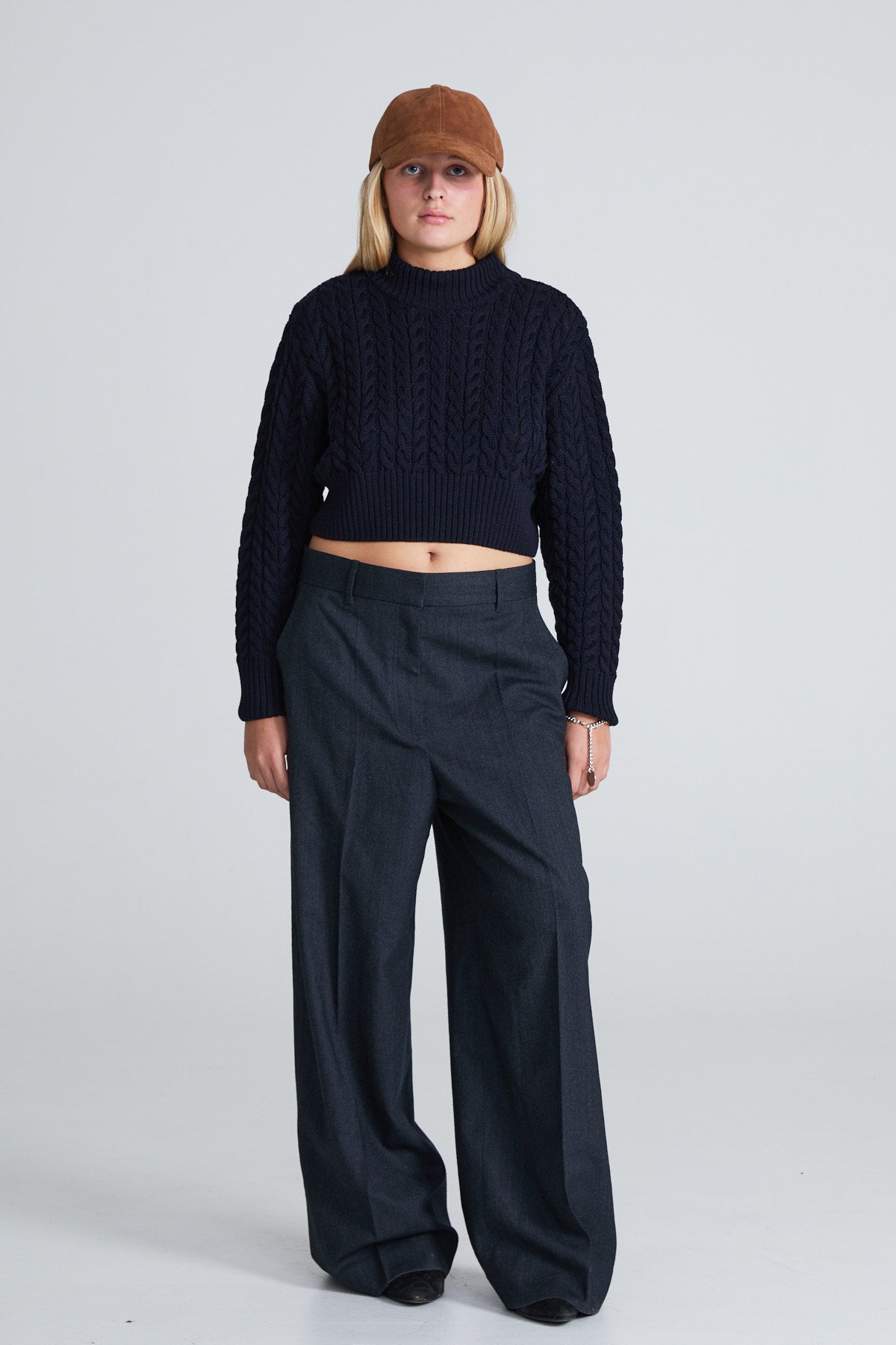 Cropped Cable-Knitted Sweater - Navy