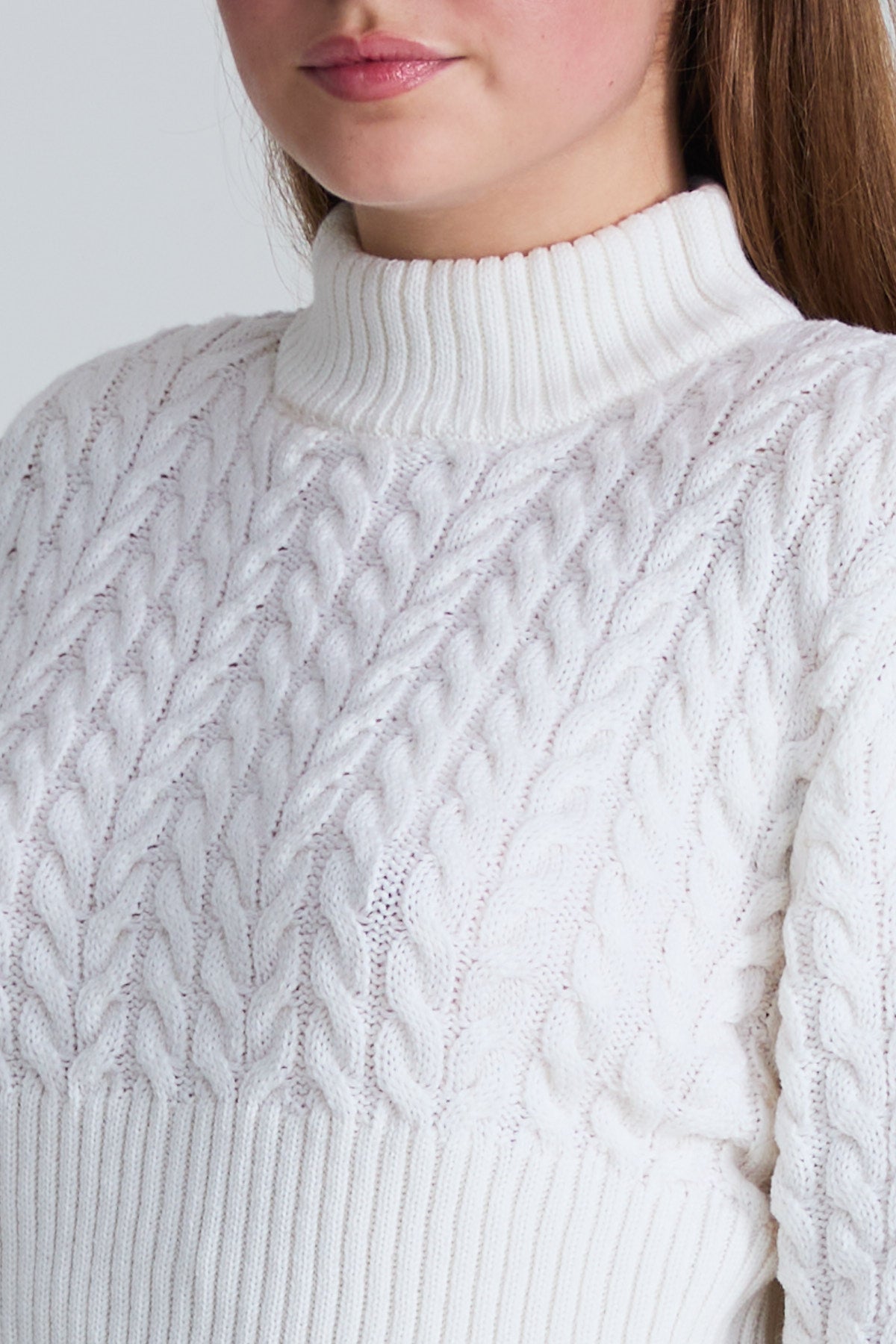 Cropped Cable-Knitted Sweater - White