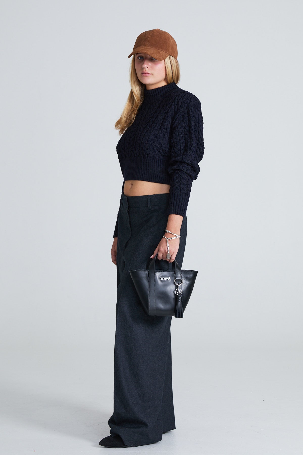 Cropped Cable-Knitted Sweater - Navy